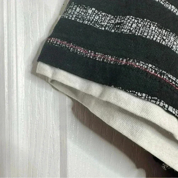 Urbanology T-Shirt Buttons Front Pocket Stripes Black & White Size Medium - Picture 11 of 16